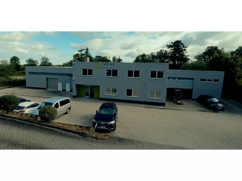 Firmengebäude .webp